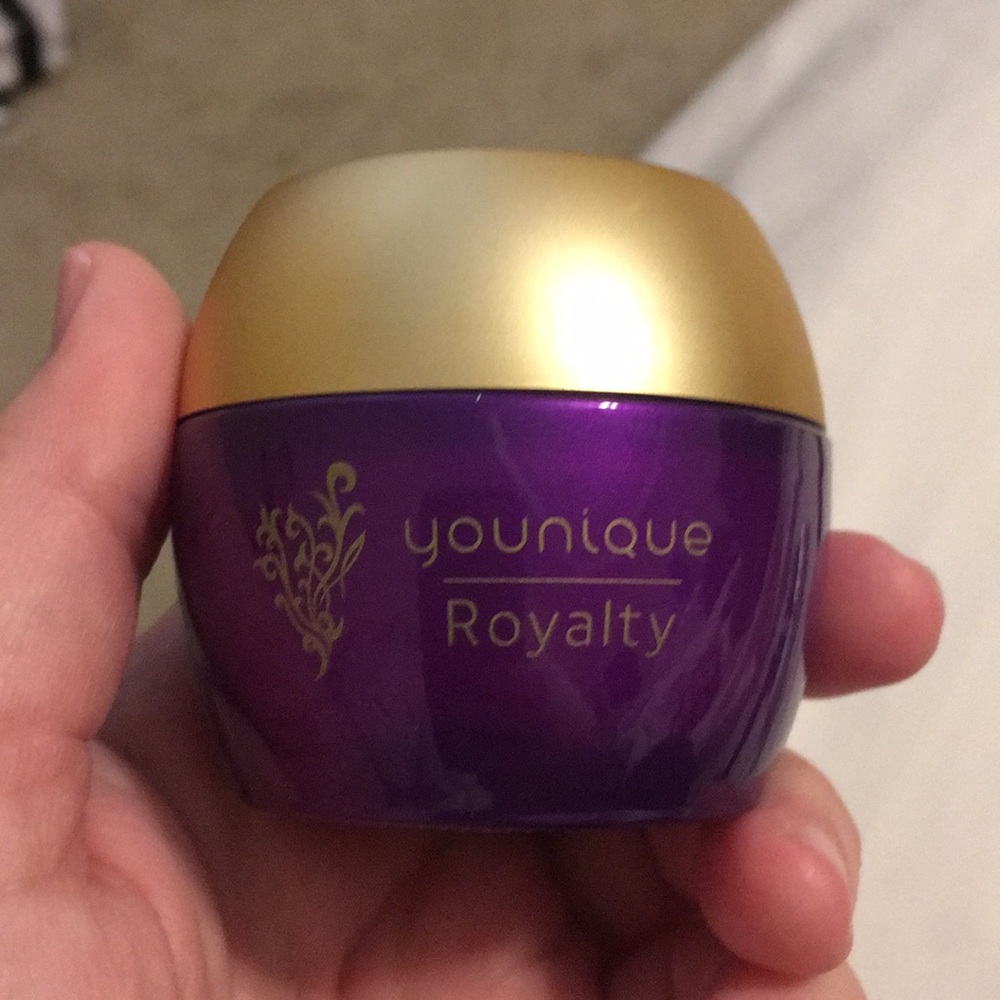 Younique exfoliating mask